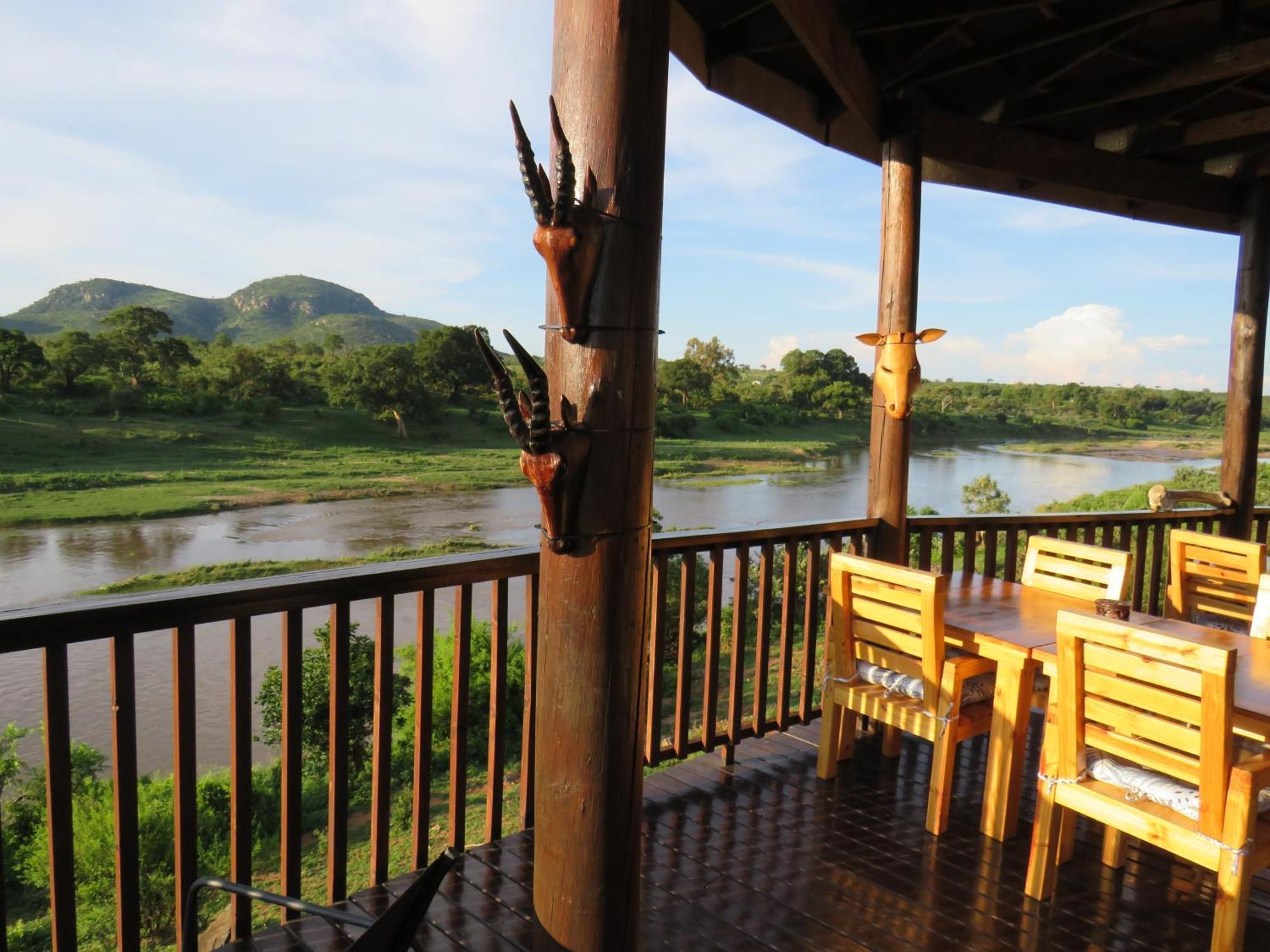 Riverview Inn Малалане Экстерьер фото