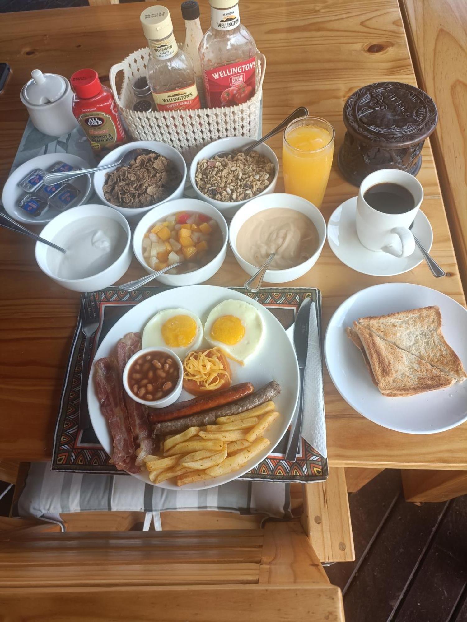 Riverview Inn Малалане Экстерьер фото